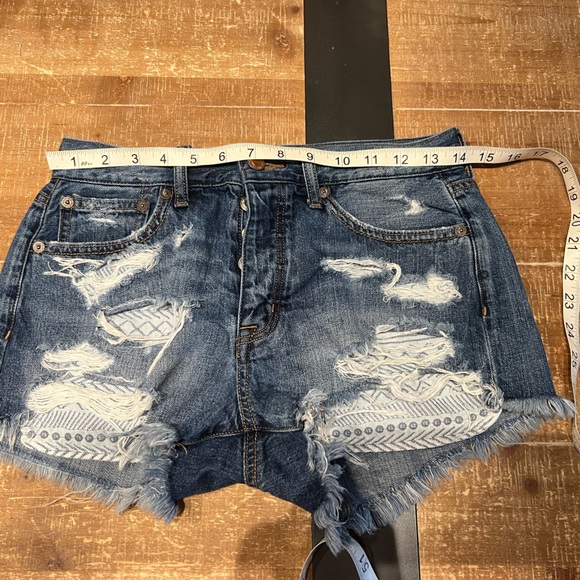 American Eagle Distressed Festival Jean Shorts - Picture 12 of 14
